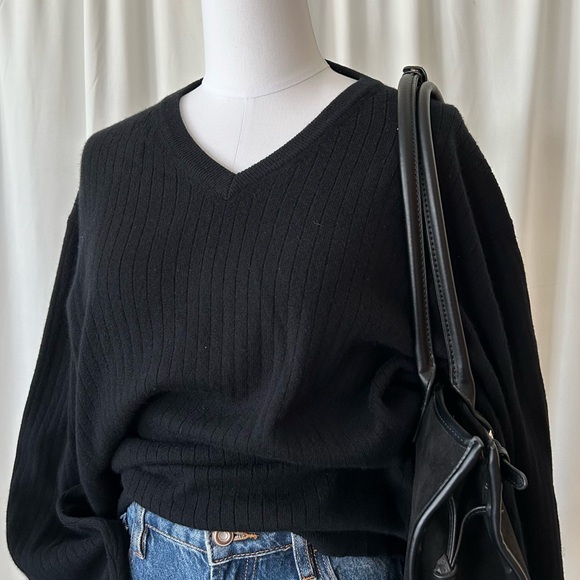 Vintage Ralph Lauren Purple Label V-neck sweater 100% Cashmere. - Picture 6 of 10